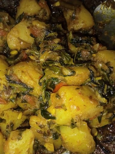 Delicious Aloo Methi prepared by COOX