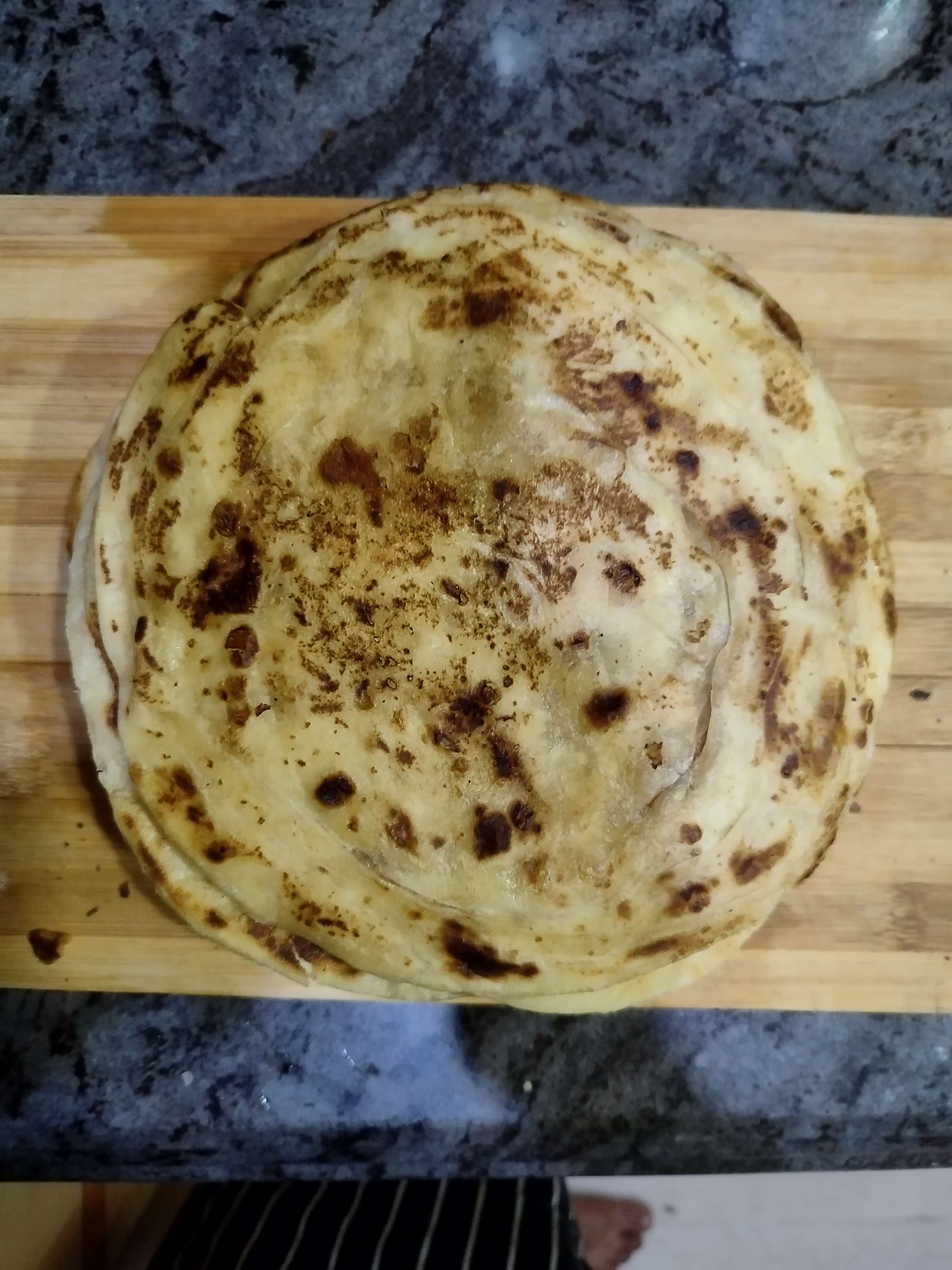 Tasty Naan (Butter / Garlic) cooked by COOX chefs cooks during occasions parties events at home