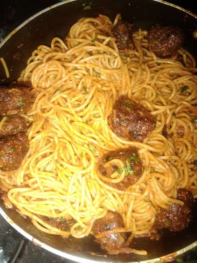 Tasty Spaghetti with Meatballs cooked by COOX chefs cooks during occasions parties events at home