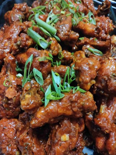 Tasty Chicken Wings cooked by COOX chefs cooks during occasions parties events at home