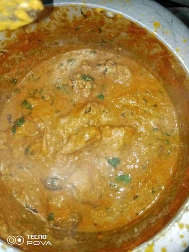 Tasty Murgh Kali Mirch cooked by COOX chefs cooks during occasions parties events at home