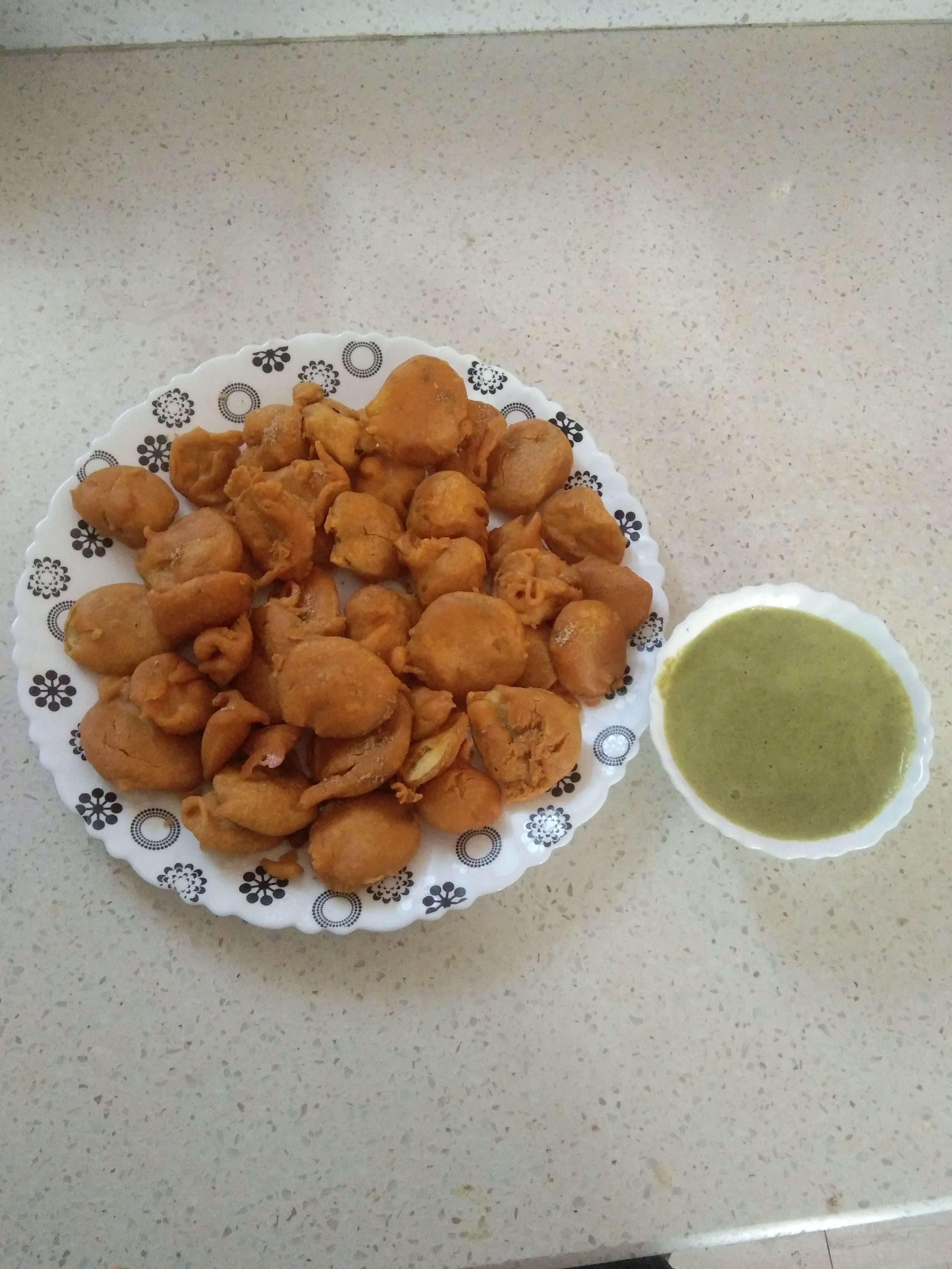 Tasty Mix Pakode cooked by COOX chefs cooks during occasions parties events at home