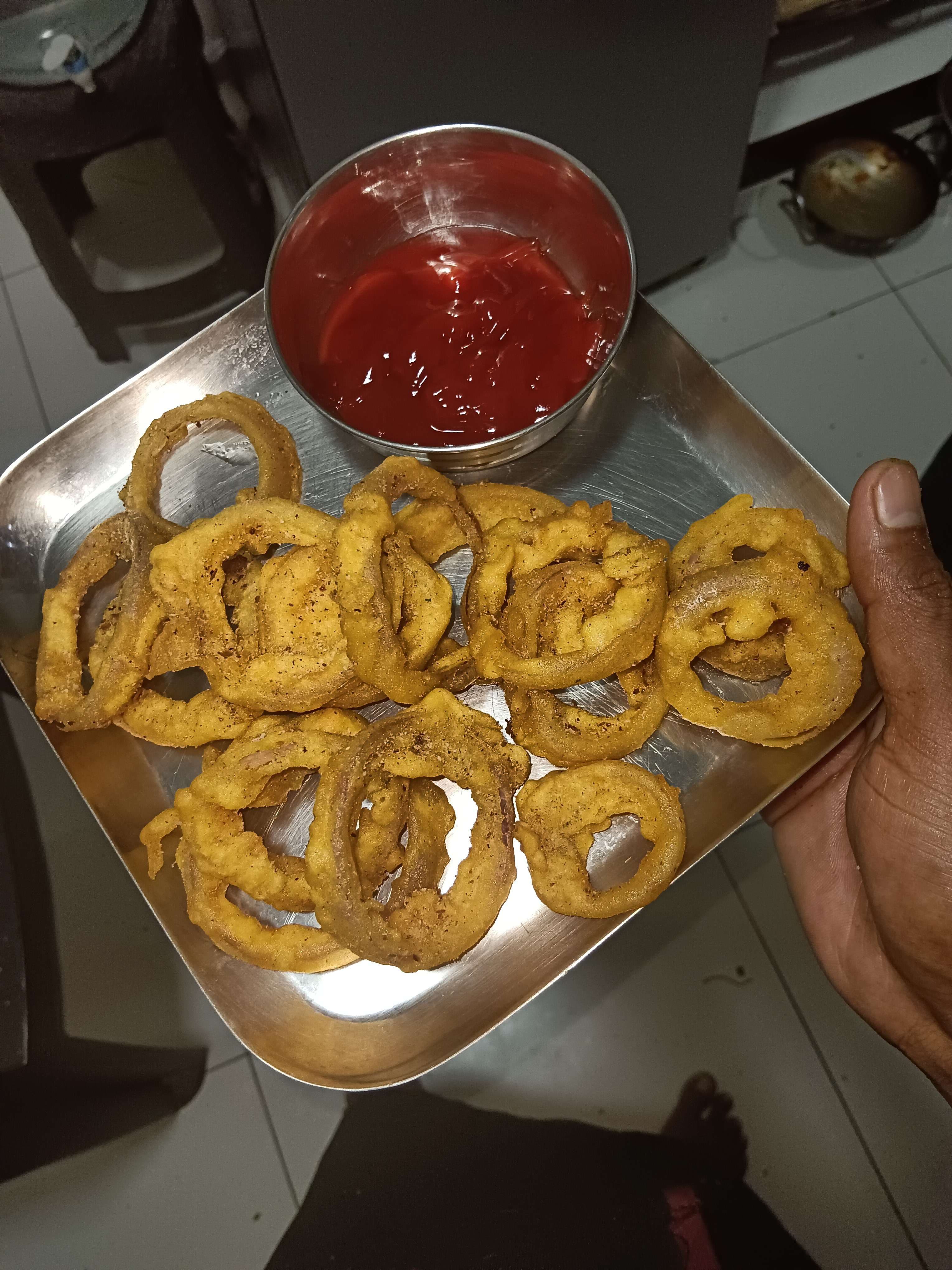 Tasty Onion Rings cooked by COOX chefs cooks during occasions parties events at home