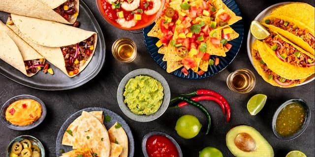Book a personal chef to make Mexican cusine at home. Hire top rated and verified cooks chefs at home for small house parties, private parties via COOX