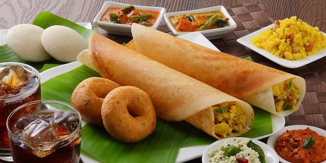 Book a personal chef to make South Indian cusine at home. Hire top rated and verified cooks chefs at home for small house parties, private parties via COOX