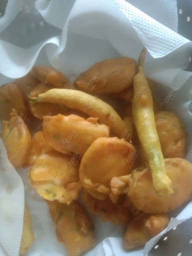 Delicious  Mix Pakode prepared by COOX