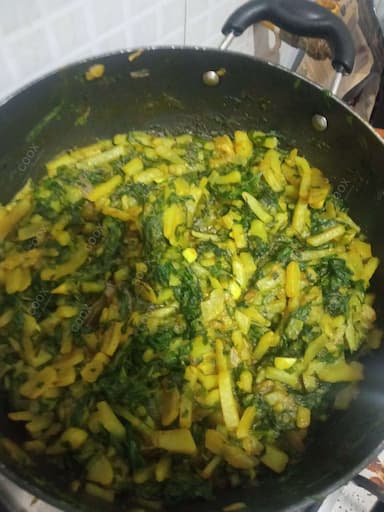 Delicious Palak ka Saag prepared by COOX
