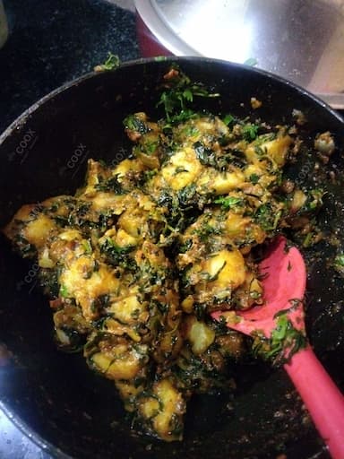 Delicious Aloo methi prepared by COOX