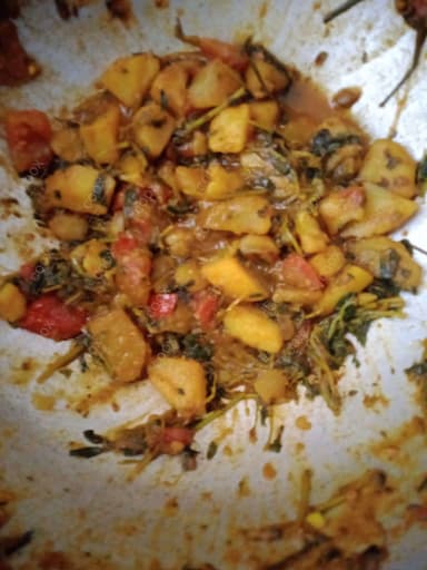 Delicious Aloo Methi prepared by COOX