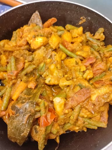 Delicious Veg Jalfrezi prepared by COOX