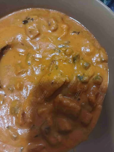 Delicious Vegetable Makhani prepared by COOX