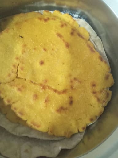 Delicious Makki ki Rotis prepared by COOX