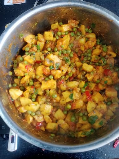 Delicious Aloo Gobhi prepared by COOX