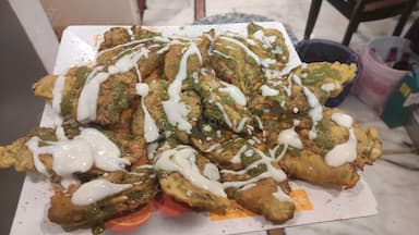 Delicious Palak Papdi Chaat prepared by COOX