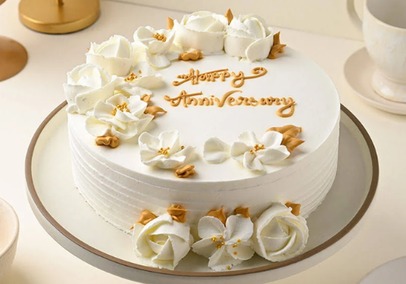 Anniversary cake 18