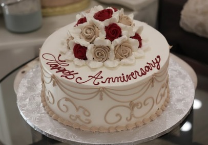 Anniversary cake 33