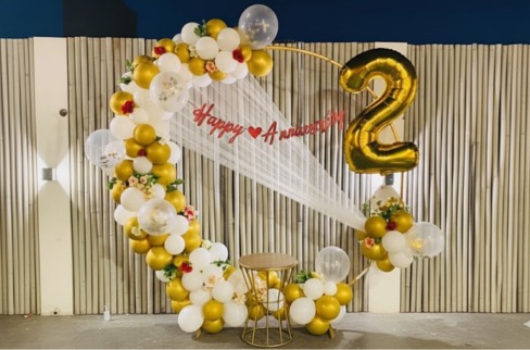 2nd Delight White Anniversary Decor