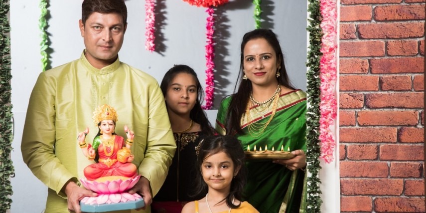 Singer for House Warming Parties