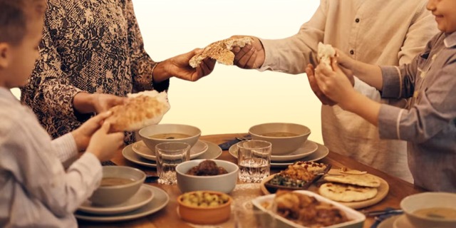 Find hire top rated cooks chefs for Ramadan occasion via COOX. Book highly trained professional chefs for house parties and other occasions online