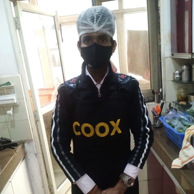 COOX best rated cooks chefs with highest ratings, reviews, feedback. Hire expert trending cooks for small house parties, private parties