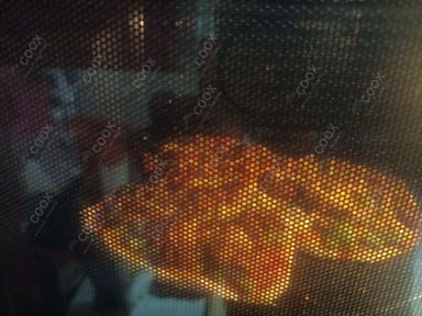 Tasty Chicken Pizza cooked by COOX chefs cooks during occasions parties events at home