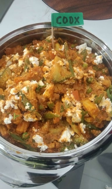 Tasty Veg Jalfrezi cooked by COOX chefs cooks during occasions parties events at home
