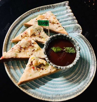 Tasty Chilli Cheese Toast cooked by COOX chefs cooks during occasions parties events at home