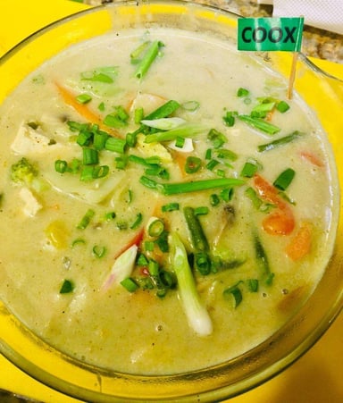 Tasty Green Thai Curry cooked by COOX chefs cooks during occasions parties events at home