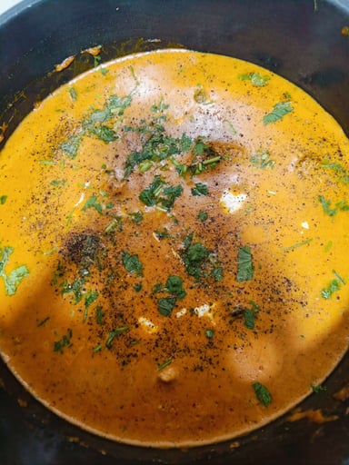 Tasty Murgh Kali Mirch cooked by COOX chefs cooks during occasions parties events at home