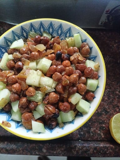 Tasty Kala Chana (Dry) cooked by COOX chefs cooks during occasions parties events at home