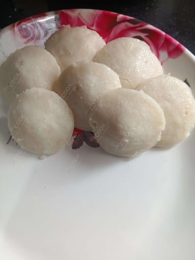 Tasty Plain Idli cooked by COOX chefs cooks during occasions parties events at home