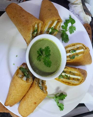 Tasty Bread Pakode cooked by COOX chefs cooks during occasions parties events at home