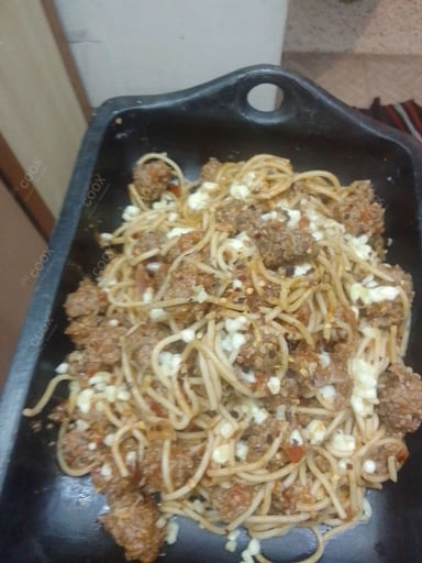 Tasty Spaghetti with Meatballs cooked by COOX chefs cooks during occasions parties events at home
