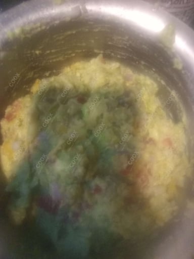 Tasty Guacamole cooked by COOX chefs cooks during occasions parties events at home