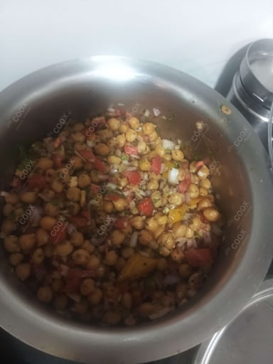 Tasty Chickpea Salad cooked by COOX chefs cooks during occasions parties events at home