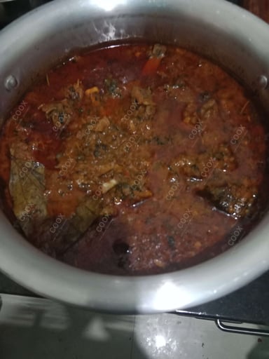 Tasty Saag Gosht cooked by COOX chefs cooks during occasions parties events at home