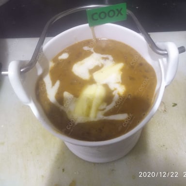 Tasty Dal Makhni cooked by COOX chefs cooks during occasions parties events at home