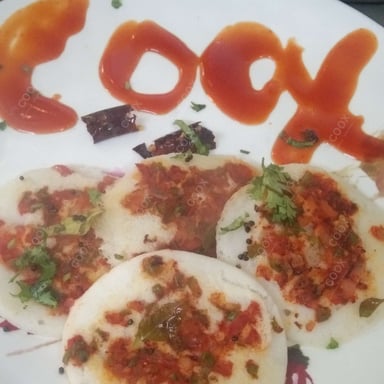 Tasty Mixed Veg Uttappam cooked by COOX chefs cooks during occasions parties events at home