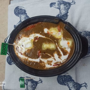 Tasty Dal Makhni cooked by COOX chefs cooks during occasions parties events at home
