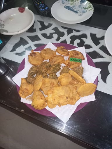 Tasty Mix Pakode cooked by COOX chefs cooks during occasions parties events at home