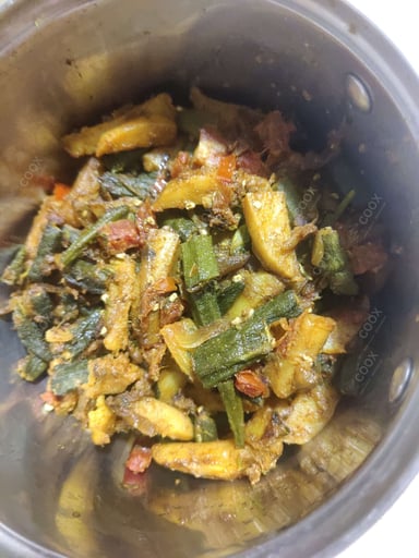 Tasty Aloo Parwal cooked by COOX chefs cooks during occasions parties events at home