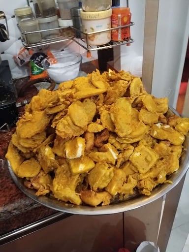 Tasty Mix Pakode cooked by COOX chefs cooks during occasions parties events at home