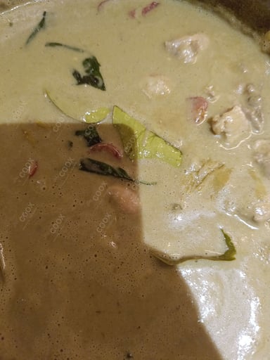Tasty Green Thai Chicken Curry cooked by COOX chefs cooks during occasions parties events at home