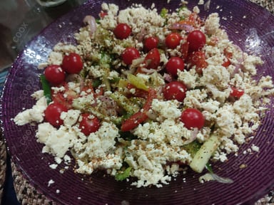 Tasty Greek Salad cooked by COOX chefs cooks during occasions parties events at home
