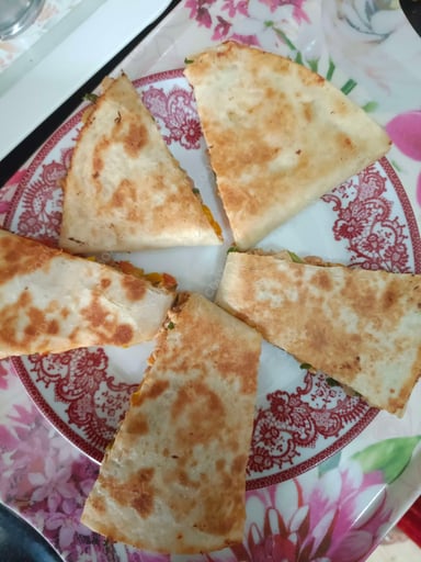Tasty Chicken Quesadillas cooked by COOX chefs cooks during occasions parties events at home