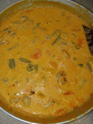 Tasty Red Thai Curry cooked by COOX chefs cooks during occasions parties events at home