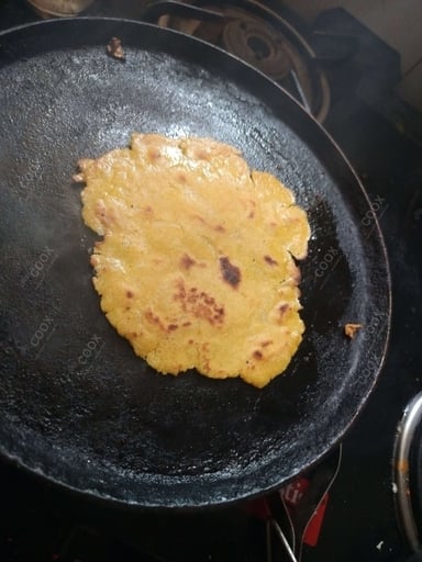 Tasty Makki ki Rotis cooked by COOX chefs cooks during occasions parties events at home