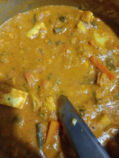 Tasty Vegetable Makhani cooked by COOX chefs cooks during occasions parties events at home