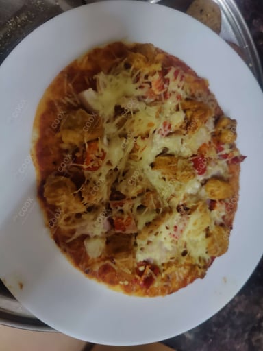 Tasty Chicken Pizza cooked by COOX chefs cooks during occasions parties events at home