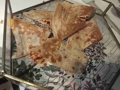 Tasty Chicken Quesadillas cooked by COOX chefs cooks during occasions parties events at home